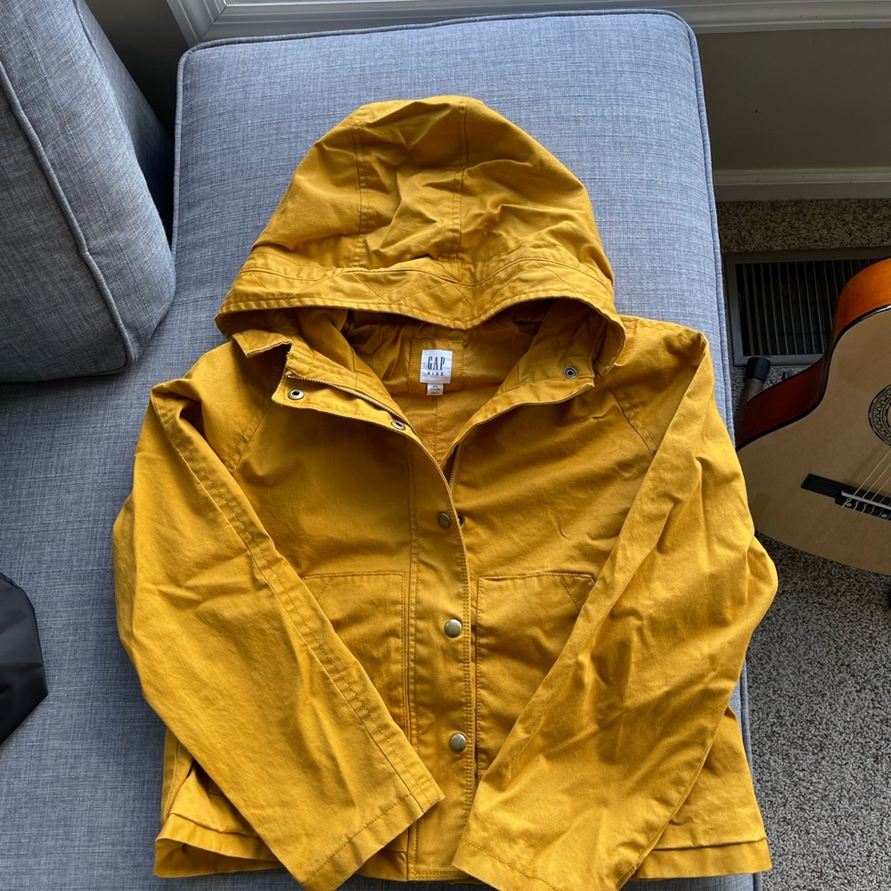 Yellow gap lightweight jacket